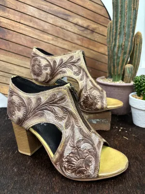 Roper Women's Creme Tooled Leather Open Toe Zip Mule Sandal 0946-3306